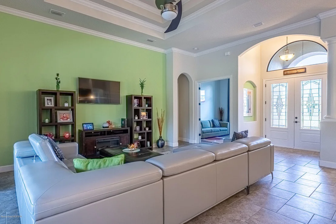 Photo of 824 Lorenza Place