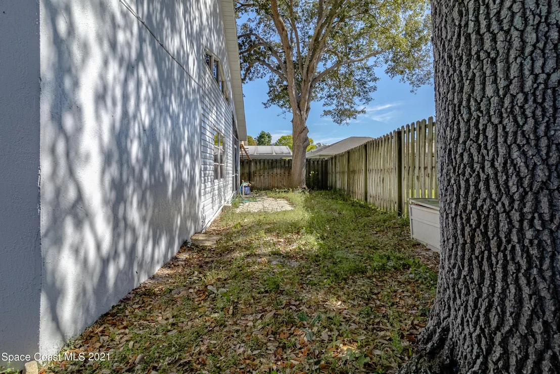 Photo of 2423 Saint Johns Lane