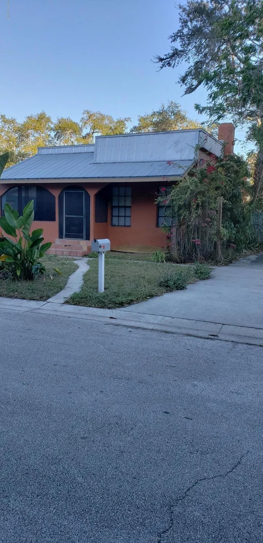 Photo of 872 Torrence Lane