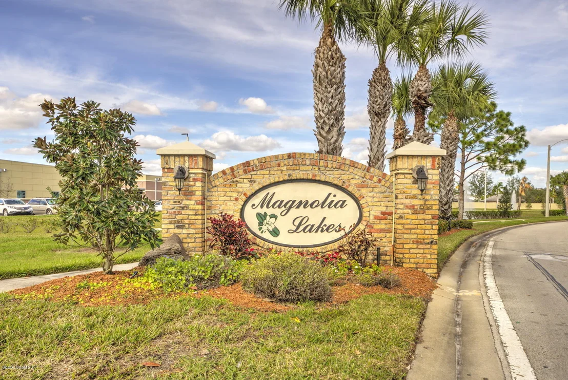 Photo of 1194 White Oak Circle