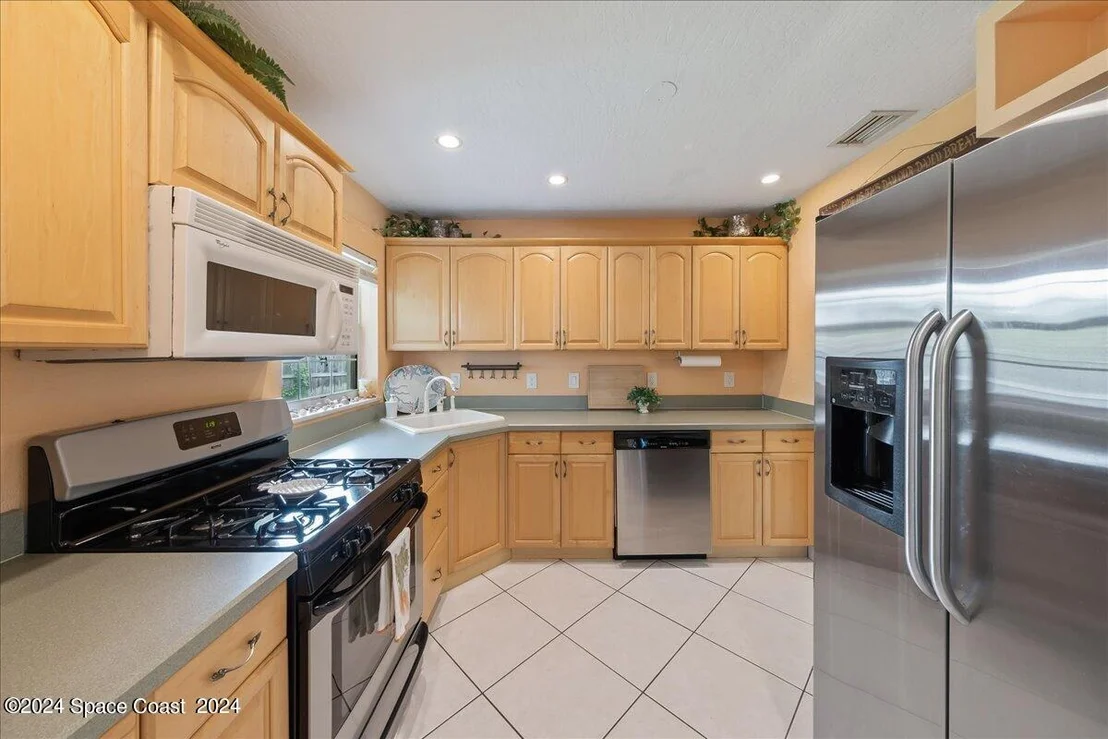 Photo of 711 2nd Avenue