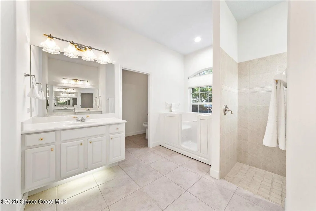 Photo of 327 Southampton Drive