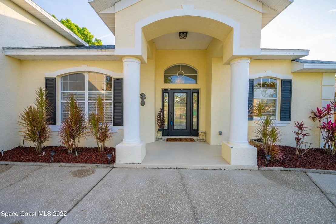 Photo of 6013 Newbury Circle