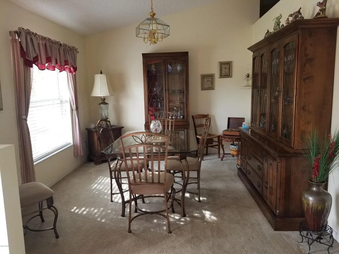 Photo of 2259 Cogan Drive SE