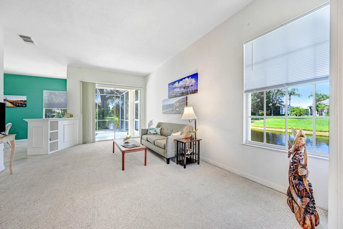 Photo of 2299 Addington Circle
