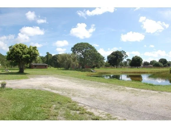 Photo of 4050 Pinewood