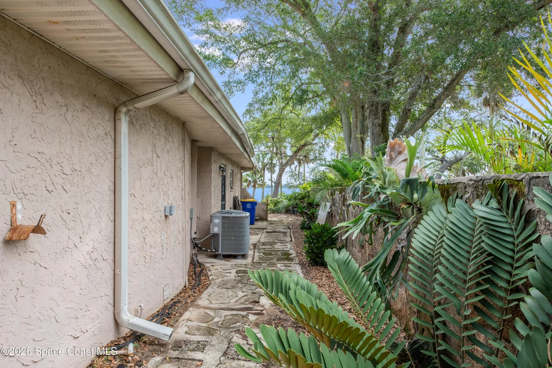 Photo of 555 Rockledge Drive