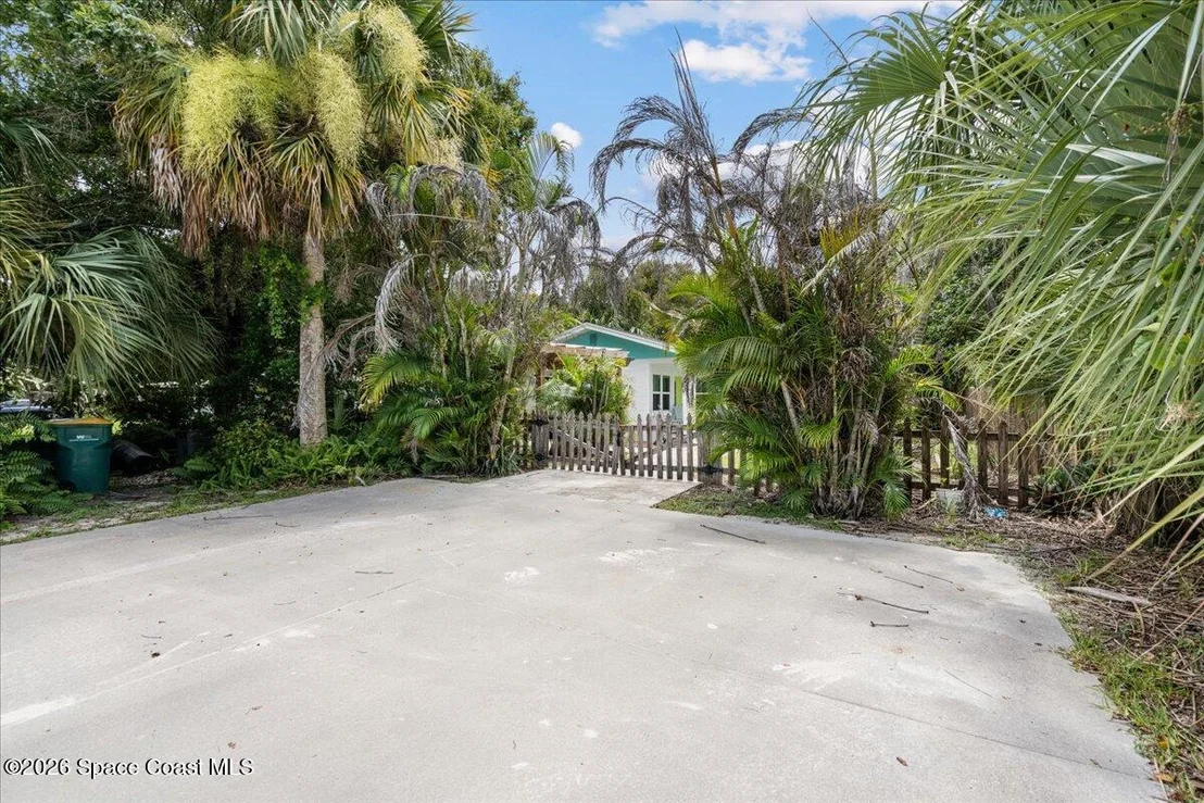 Photo of 2302 Hyde Parkway