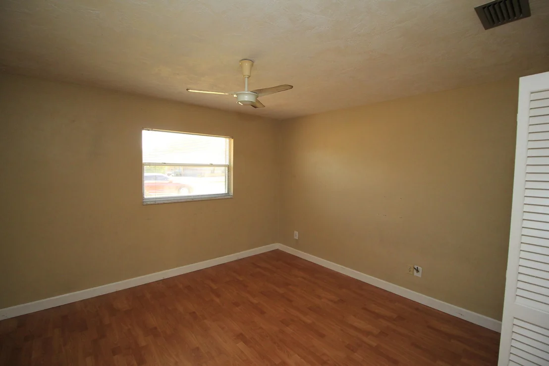 Photo of 1441 Meadowbrook Road NE