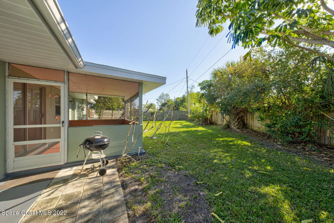 Photo of 1121 Daytona Drive NE
