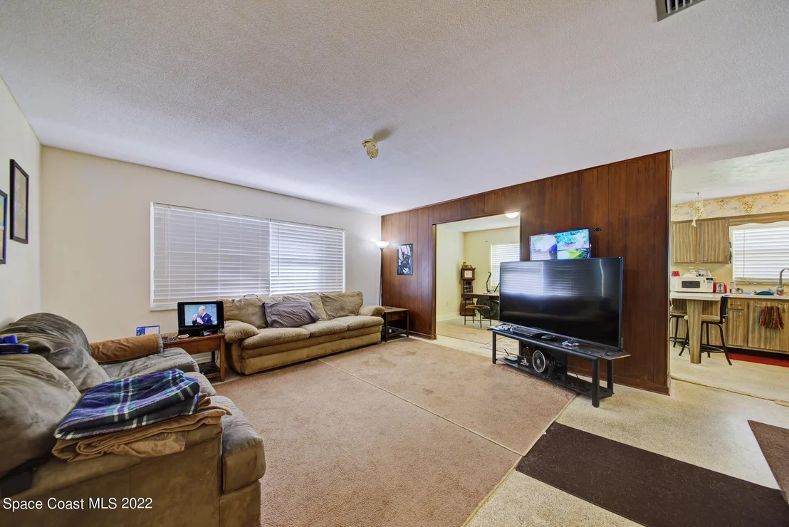 Photo of 1724 Golfview Drive