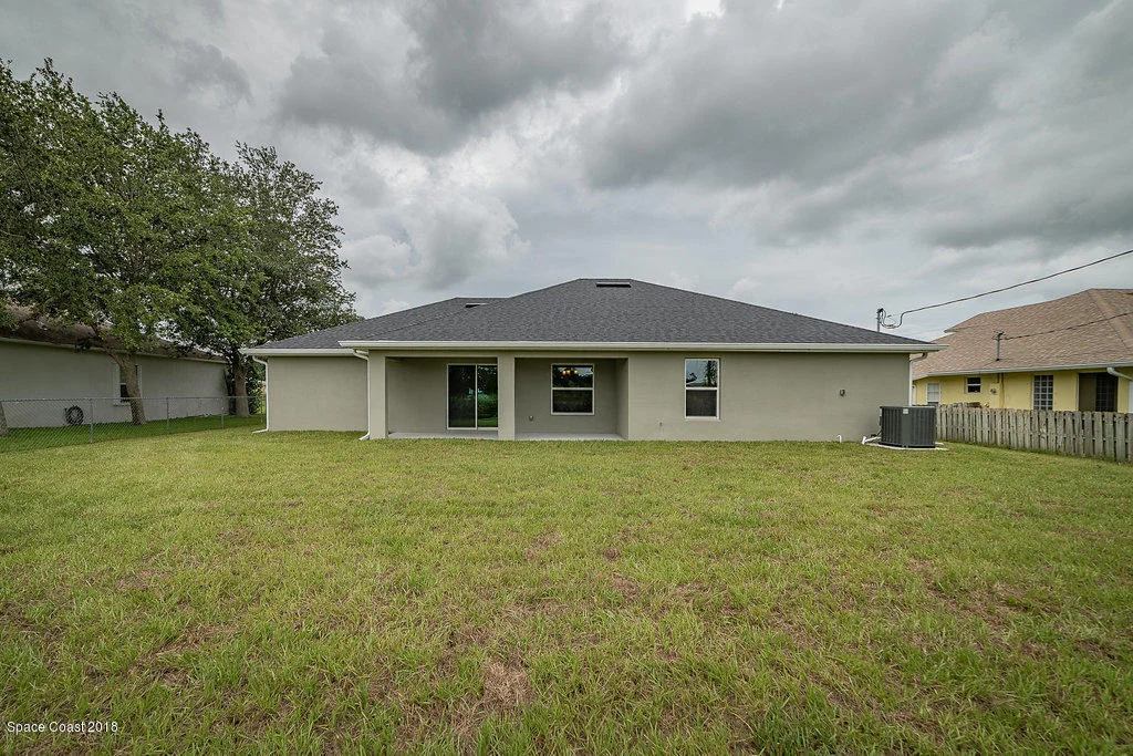 Photo of 1048 Landsdowne Drive