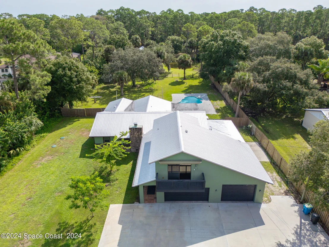 Photo of 3893 Burton Road