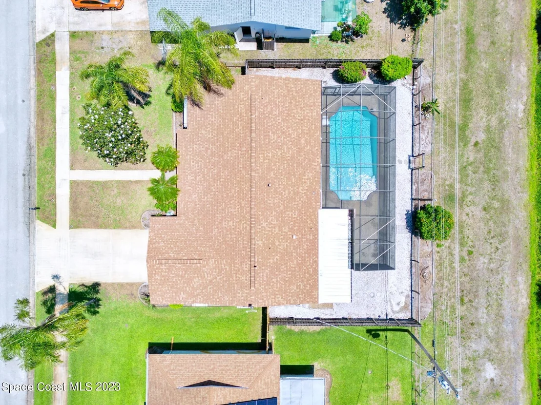 Photo of 899 Jefferson Road