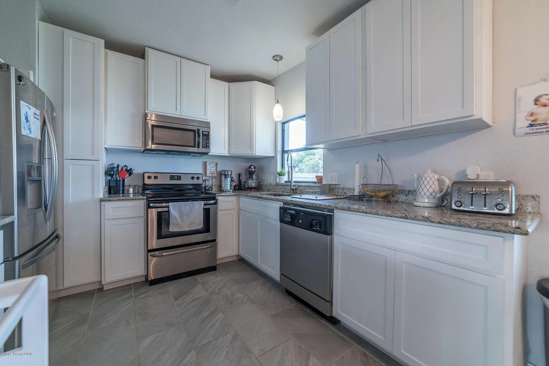 Photo of 812 W Highland Drive