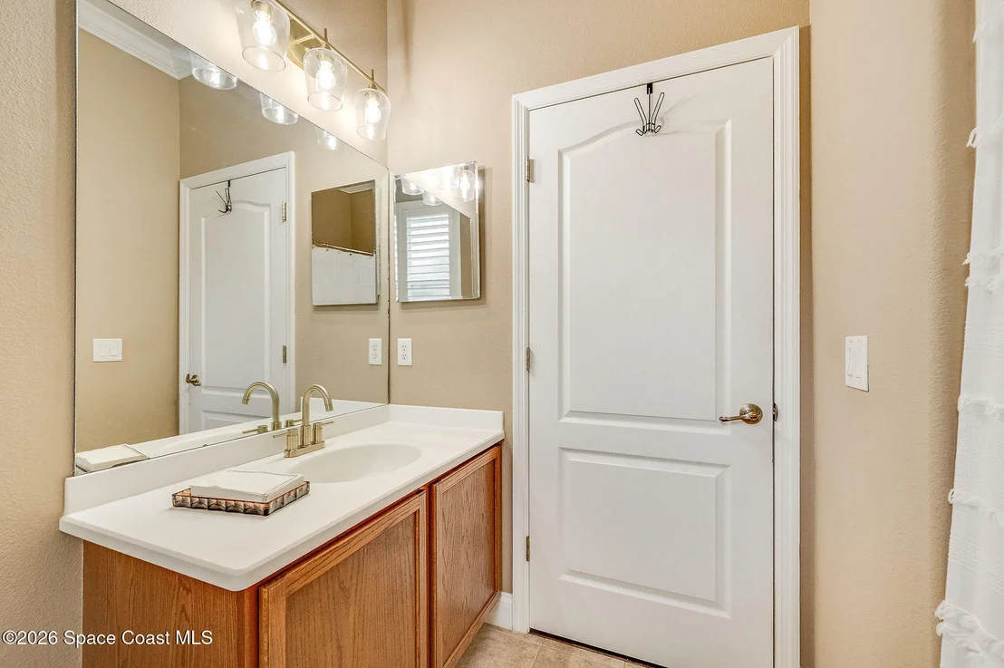 Photo of 522 Waterside Circle