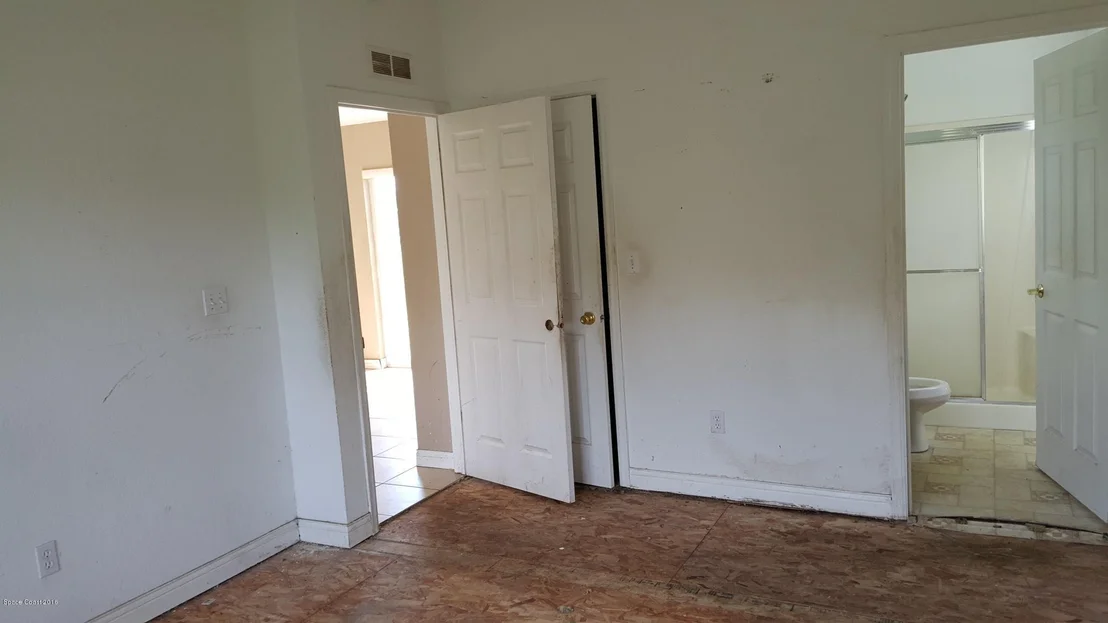 Photo of 463 Espanol Avenue