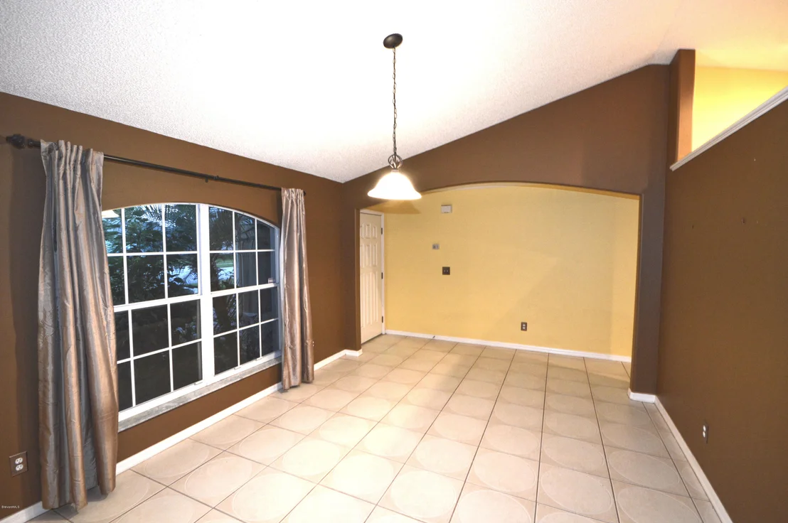 Photo of 1209 Meadow Lake Road