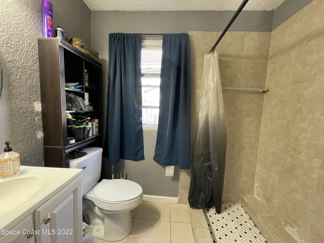 Photo of 409 Lincoln Road