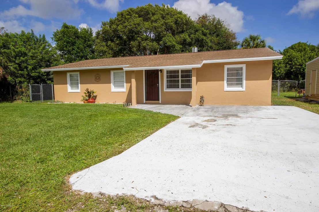 Photo of 5950 Edison Street