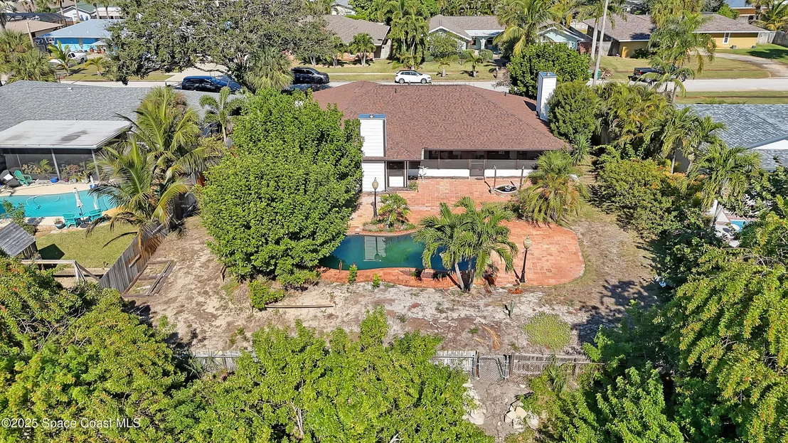 Photo of 235 Sand Dollar Road S