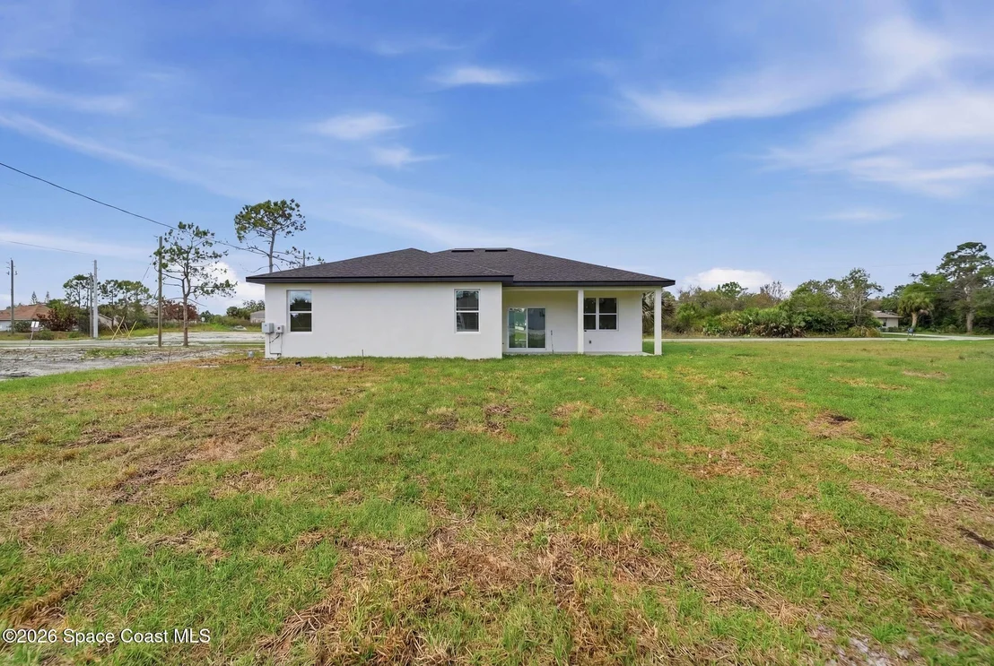 Photo of 2180 Cogan Drive SE