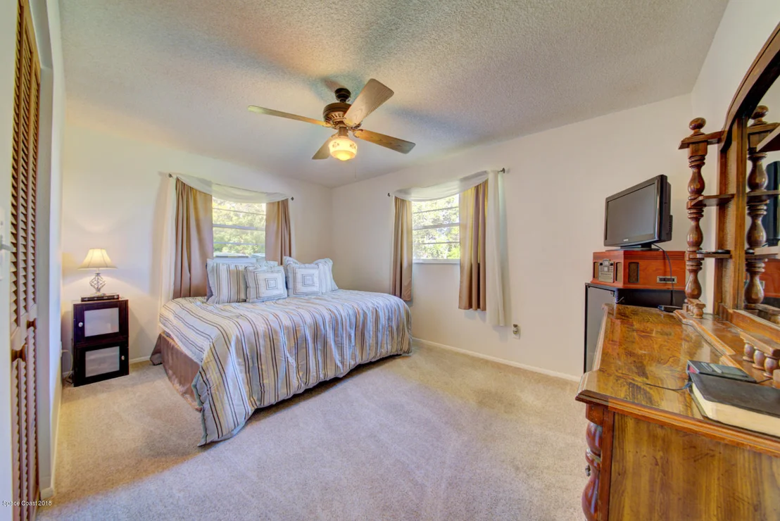 Photo of 1030 Sunswept Road NE