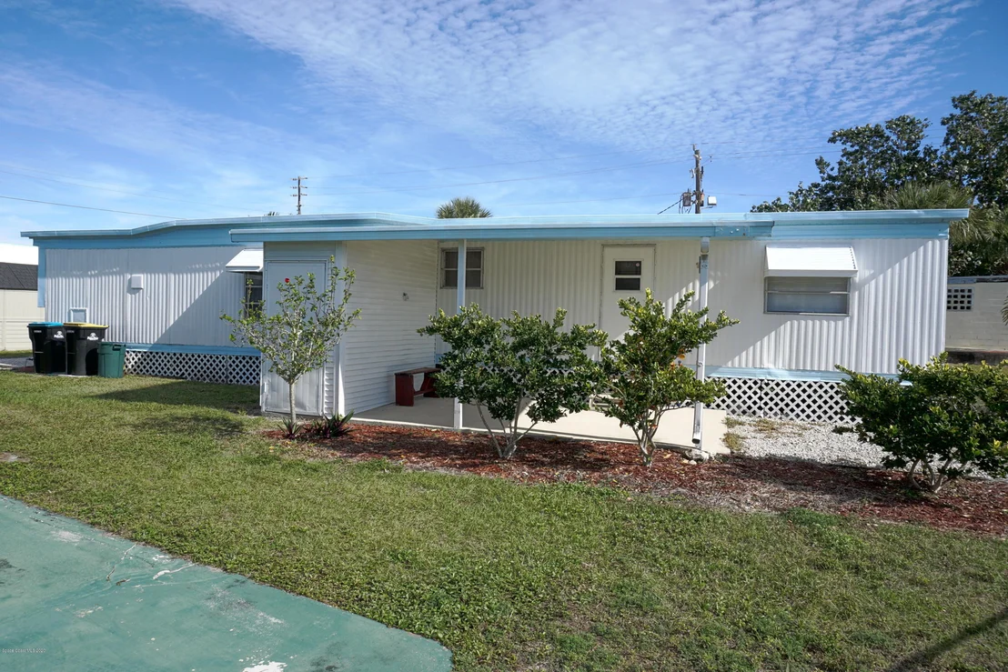 Photo of 3172 Indian River Drive NE