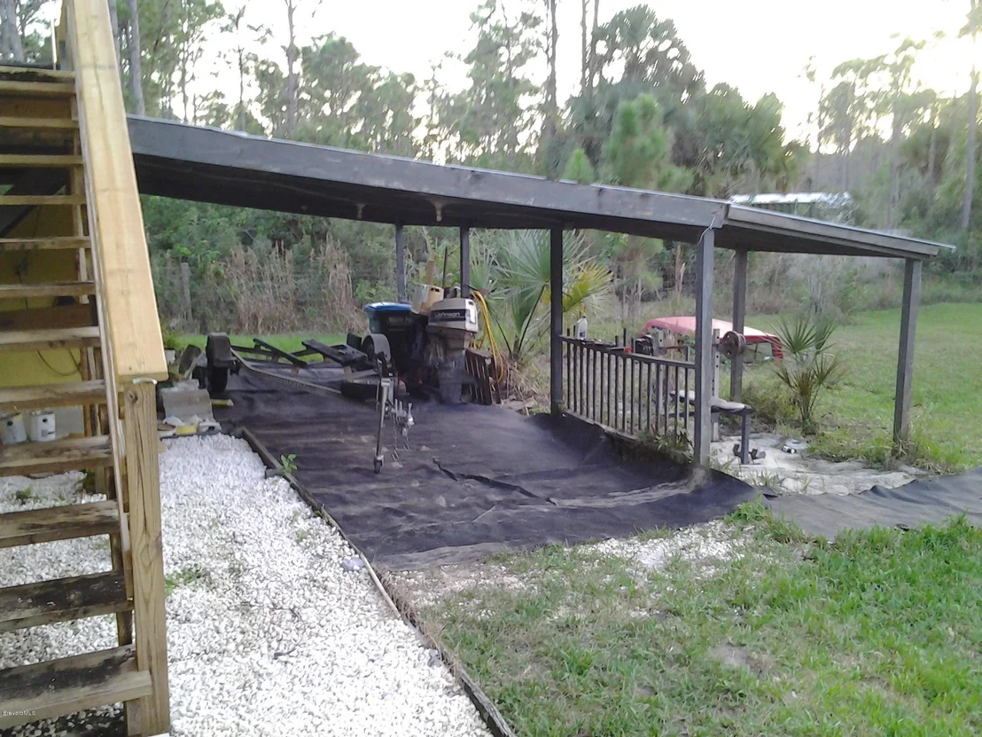 Photo of 1885 Grant Road