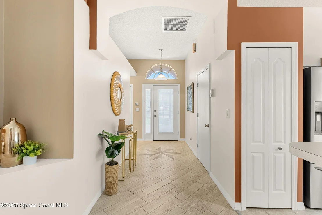Photo of 992 Shaw Circle