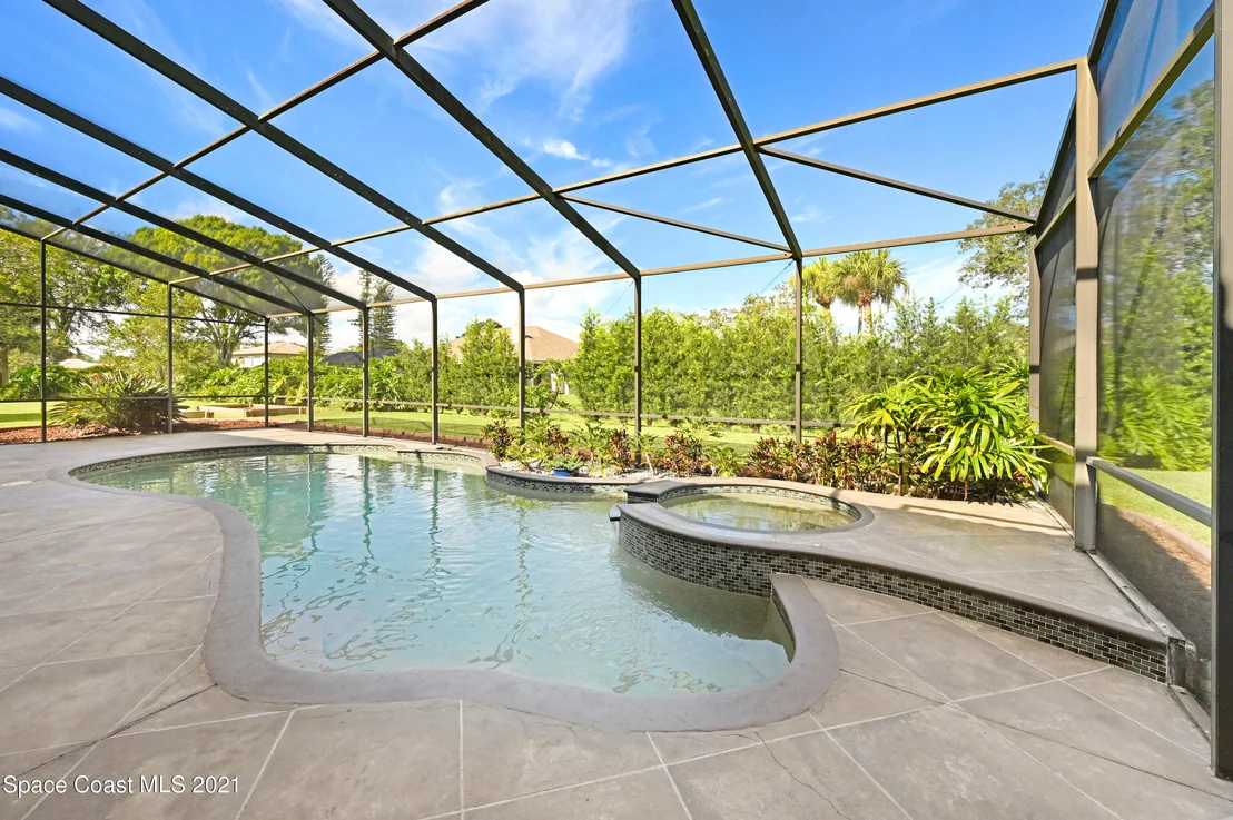 Photo of 742 Glengarry Drive