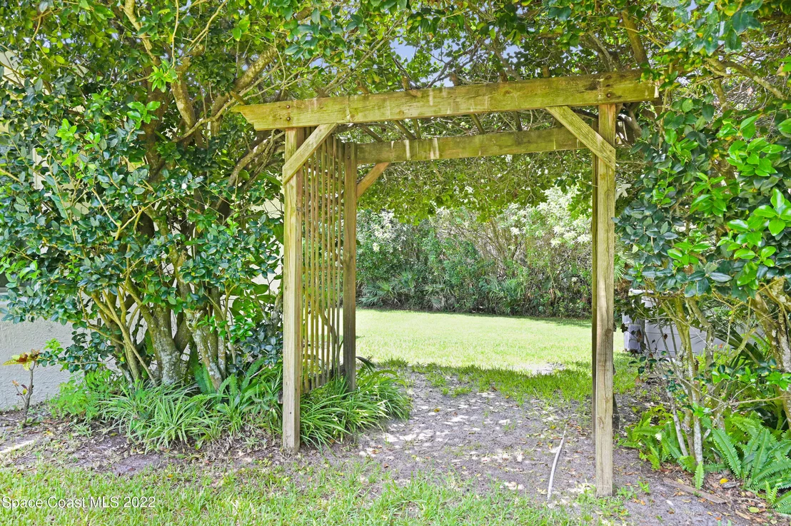 Photo of 3886 Beechgrove Road