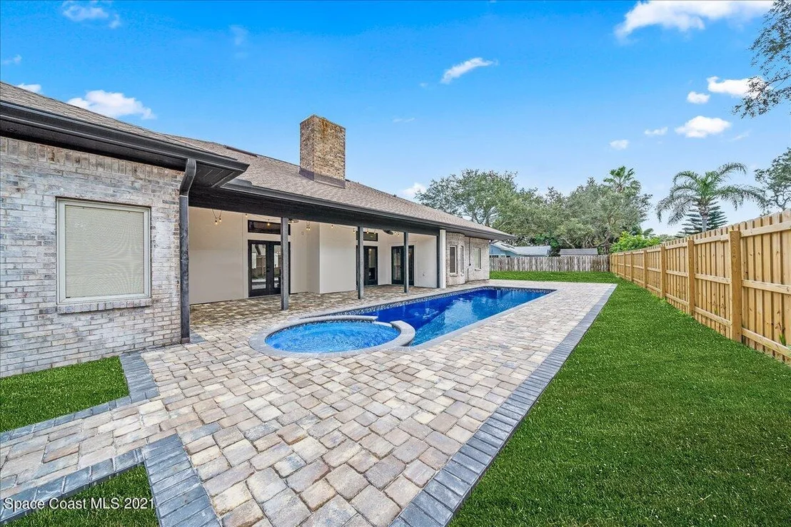 Photo of 629 Hummingbird Drive