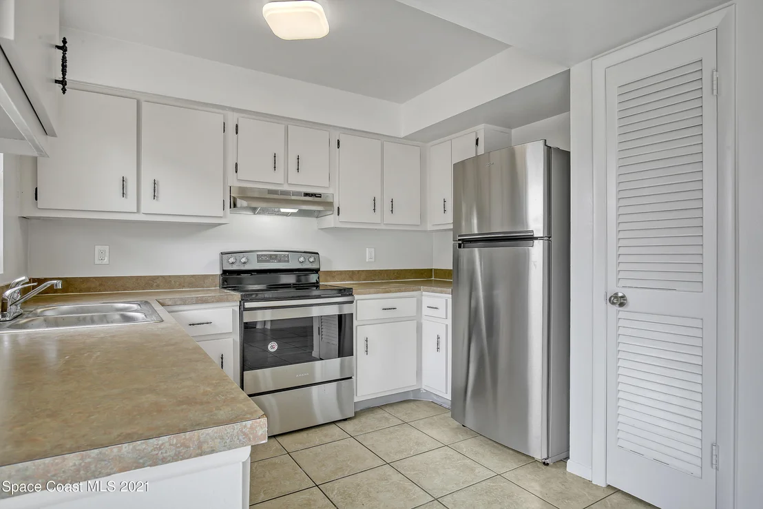 Photo of 3238 Haddon Avenue NE