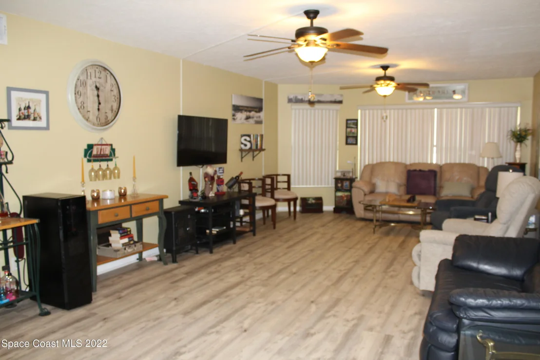Photo of Unit 1128 at 325 Tangle Run Boulevard