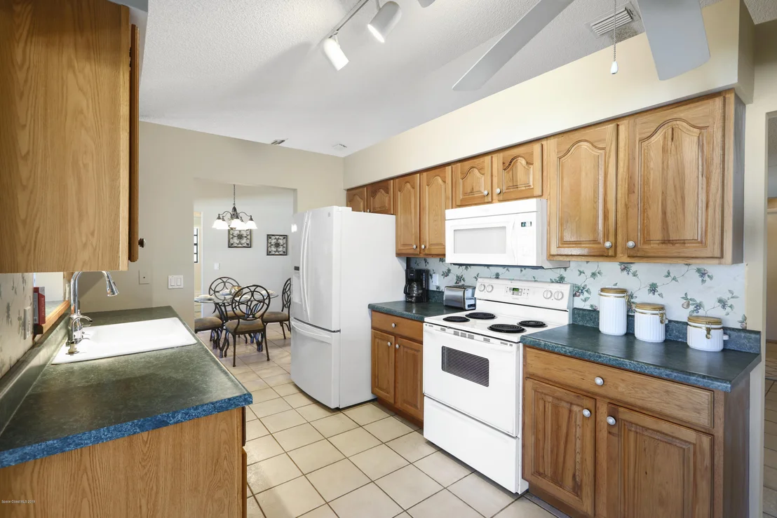 Photo of 1681 Eldron Boulevard SE