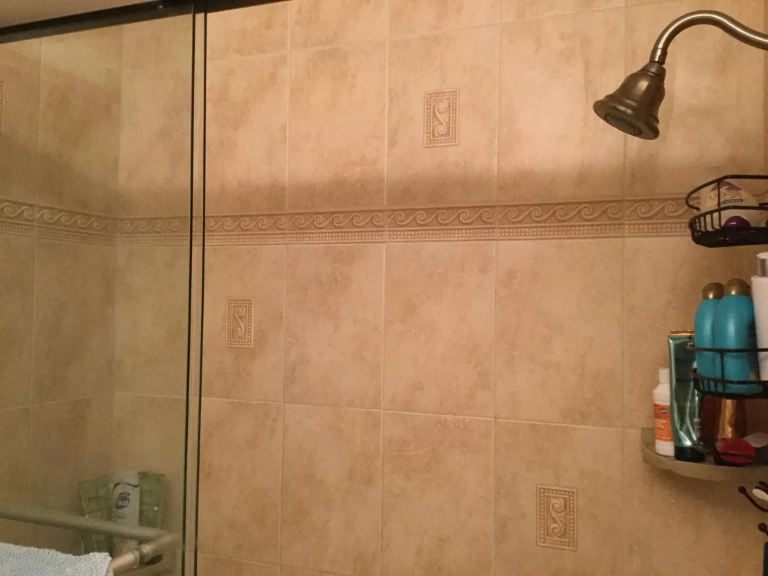 Photo of 610 N Robert Way