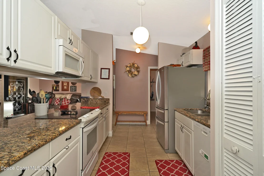 Photo of 1814 Oak Drive N