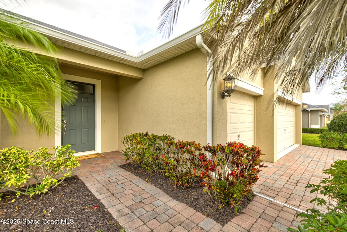 Photo of 3352 Russ Place