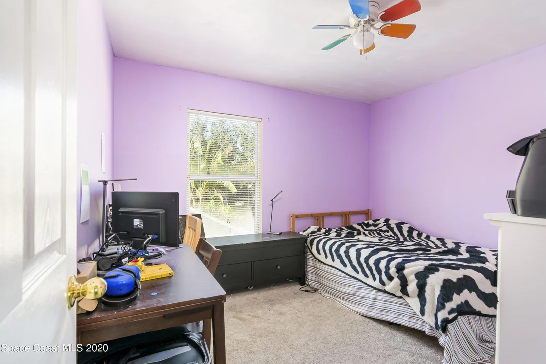 Photo of 1249 White Oak Circle