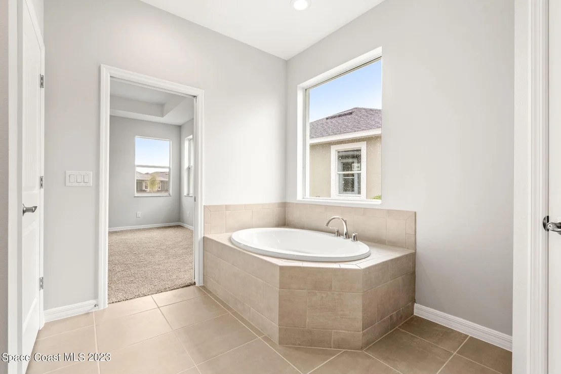 Photo of 8100 Lucent Court