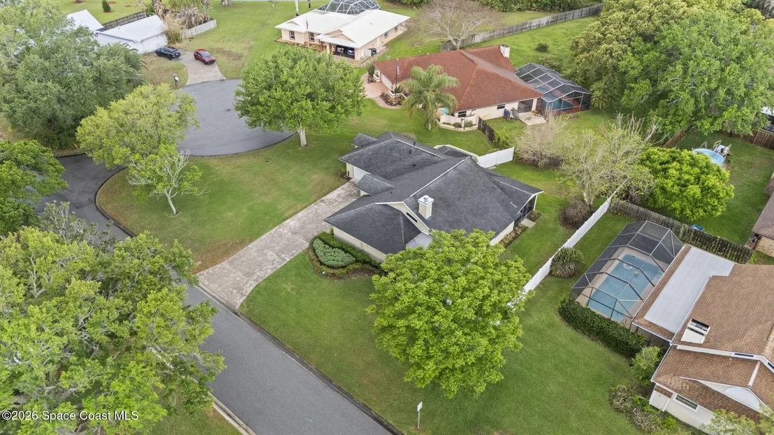 Photo of 432 Crystal Lake Drive