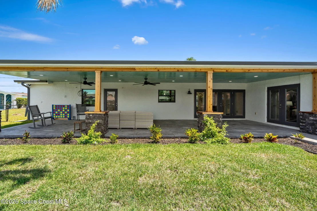 Photo of 213 River Road