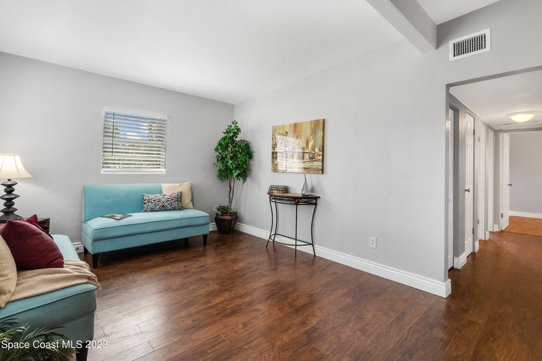 Photo of 1297 Ridgewood Drive