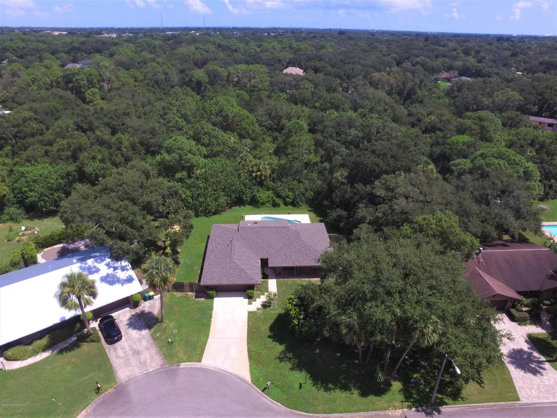 Photo of 1879 Oakwood Trail