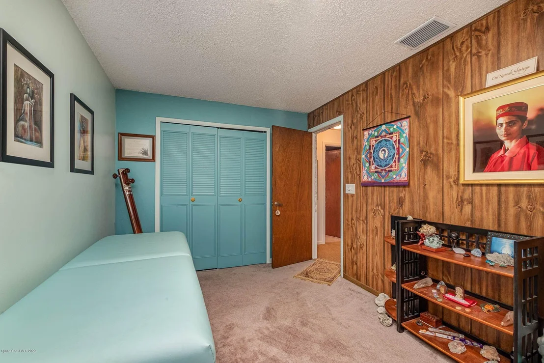 Photo of 303 Myrtlewood Road