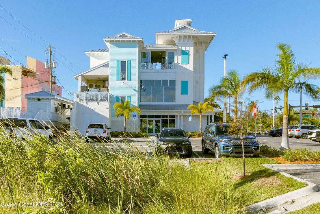 Photo of 842 Ixora Drive