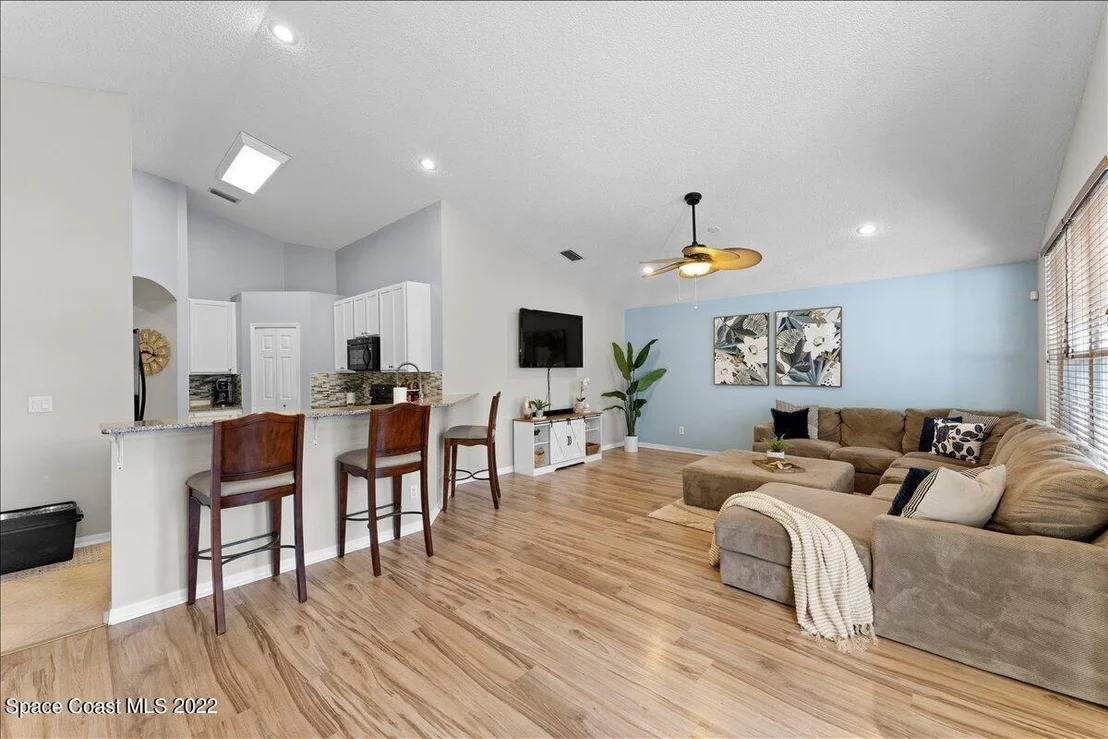 Photo of 890 Shaw Circle