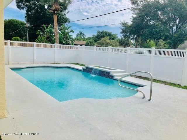 Photo of 561 Ray Street