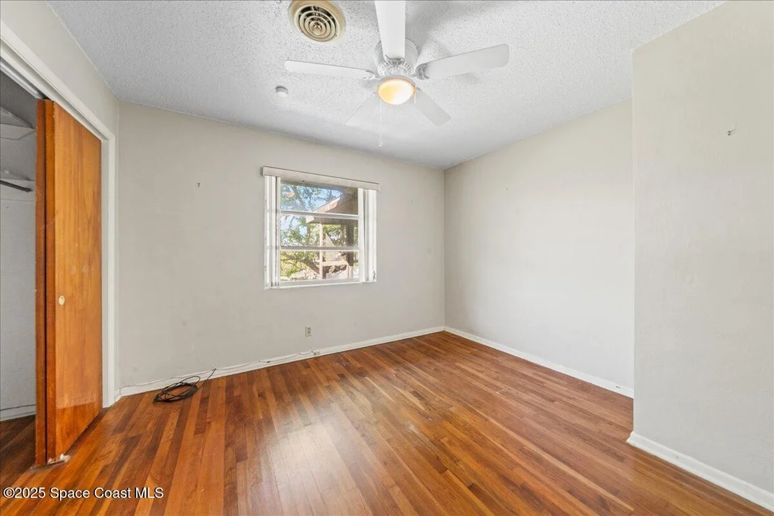 Photo of 1224 Sun Circle W